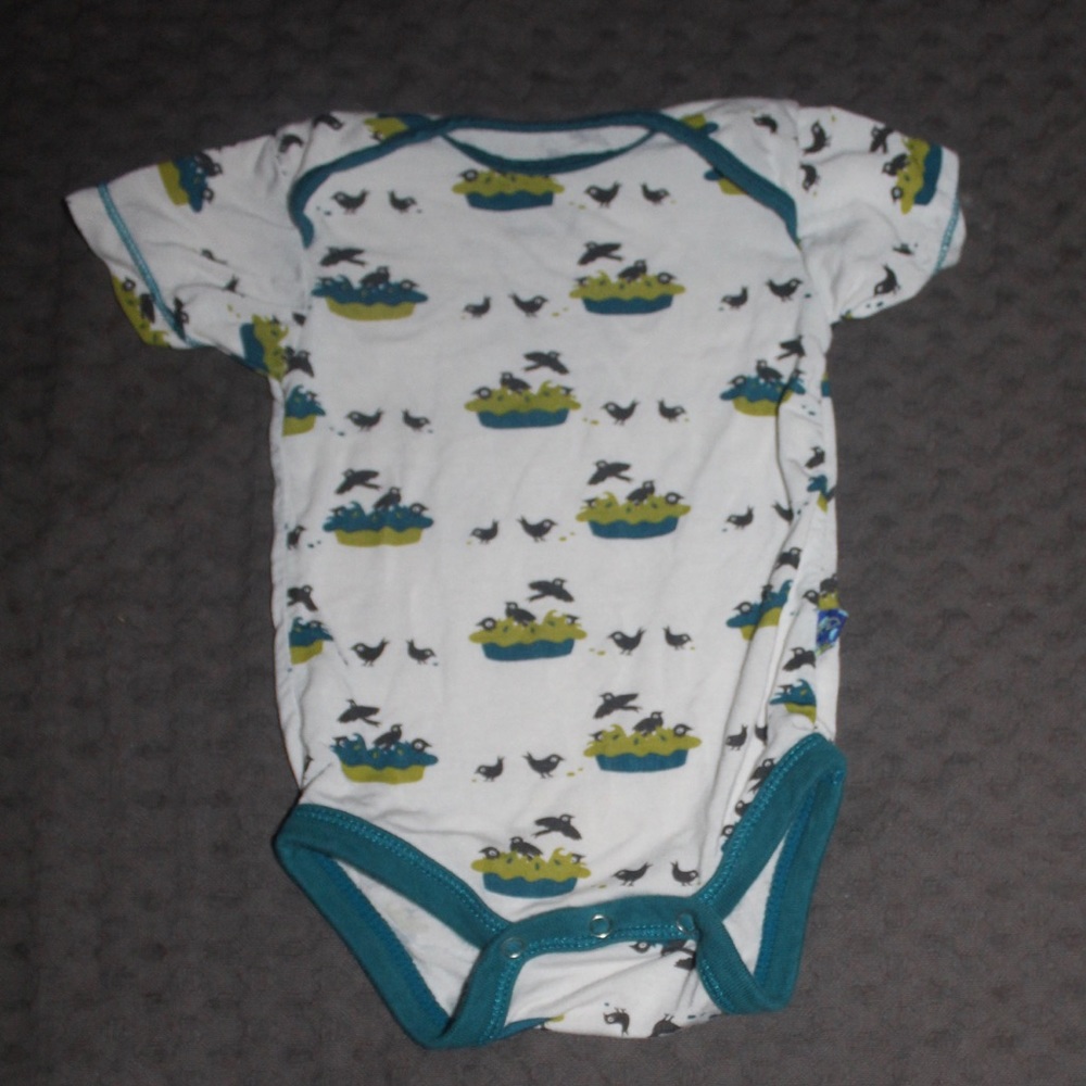 Kickee onsie